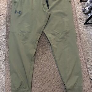 Under Armour Men's Green Joggers